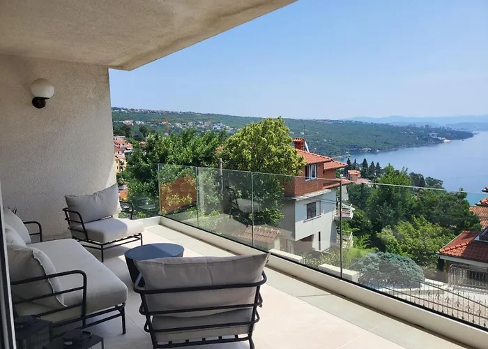 Premium With Beautiful Sea View, Short Walk To The Sea