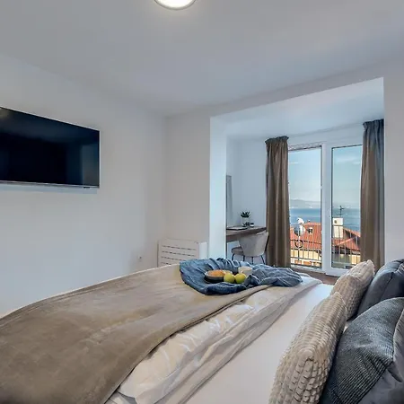 Premium With Beautiful Sea View, Short Walk To The Sea Abbázia