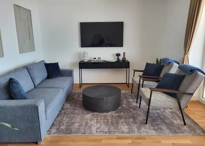 Apartment Premium With Beautiful Sea View, Short Walk To The Sea