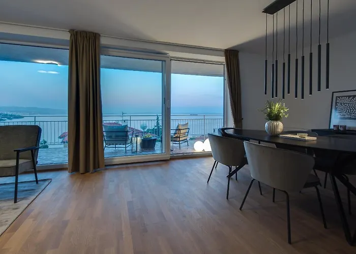 Апартаменти Premium With Beautiful Sea View, Short Walk To The Sea *