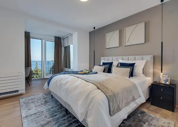 Premium With Beautiful Sea View, Short Walk To The Sea Апартаменти *