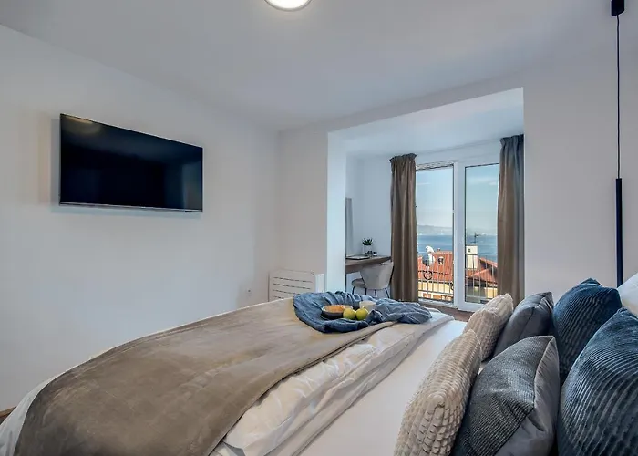 Premium With Beautiful Sea View, Short Walk To The Sea Опатія